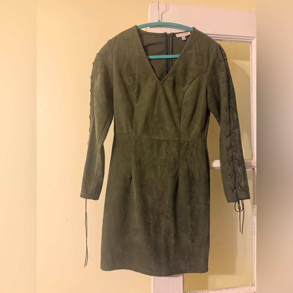 Gianni Bini Green Suede Lace-Up Sleeve Dress